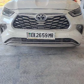Toyota Highlander 2021