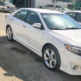 Toyota Camry 2013