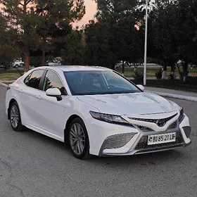 Toyota Camry 2021