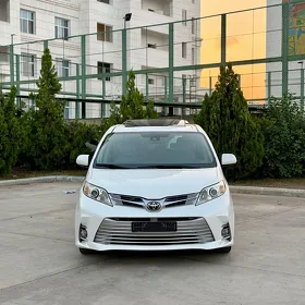 Toyota Sienna 2019