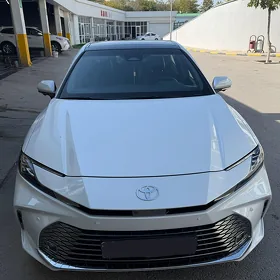 Toyota Camry 2025