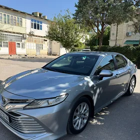 Toyota Camry 2018