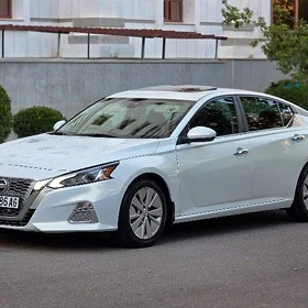 Nissan Altima 2021