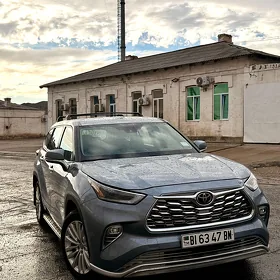 Toyota Highlander 2022