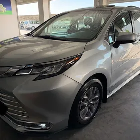 Toyota Sienna 2021