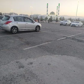 Nissan Versa 2012