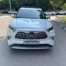 Toyota Highlander 2020