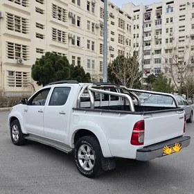 Toyota Hilux 2011