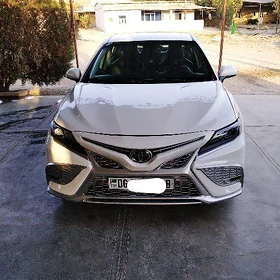 Toyota Camry 2021