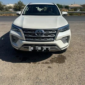 Toyota Fortuner 2022