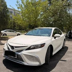 Toyota Camry 2021