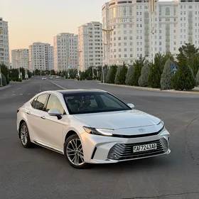 Toyota Camry 2025