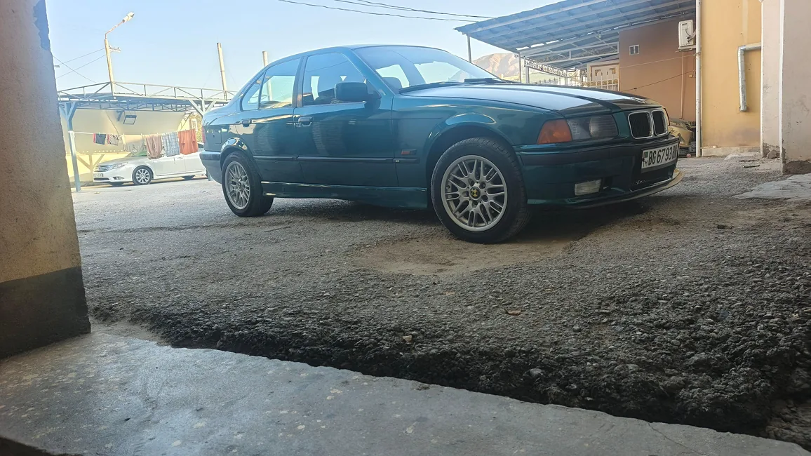 BMW 323 1992 - 1