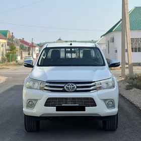 Toyota Hilux 2016
