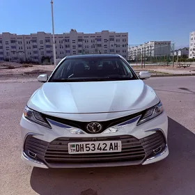 Toyota Camry 2021
