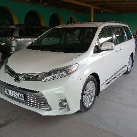 Toyota Sienna 2017