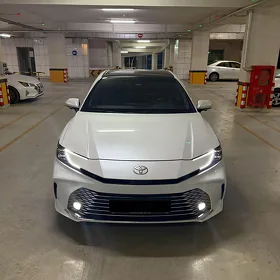 Toyota Camry 2025