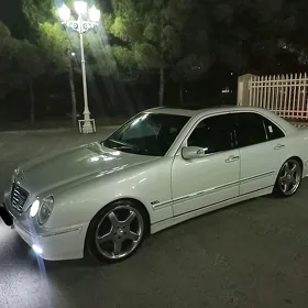 Mercedes-Benz E320 2000