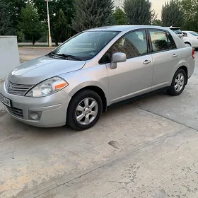 Nissan Versa 2011