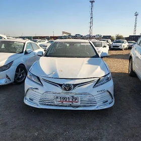 Toyota Camry 2021