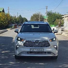 Toyota Highlander 2021