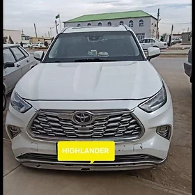 Toyota Highlander 2021