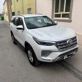 Toyota Fortuner 2025