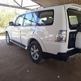 Mitsubishi Pajero 2008