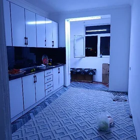 Продажа Ереванская 4 ком