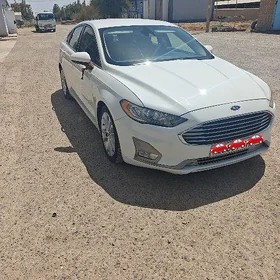 Ford Fusion 2020