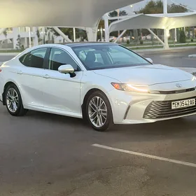 Toyota Camry 2025