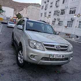 Toyota Fortuner 2007