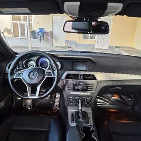 Mercedes-Benz C250 2013