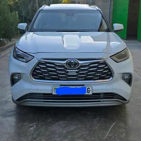 Toyota Highlander 2021