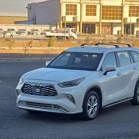 Toyota Highlander 2021