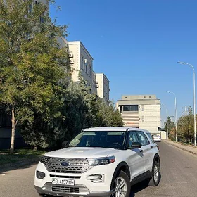 Ford Explorer 2023