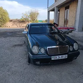 Mercedes-Benz E320 1996