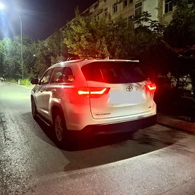 Toyota Highlander 2019