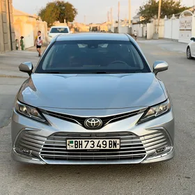 Toyota Camry 2021