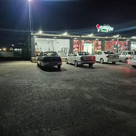Tikin we Ýaka maşyn ussa