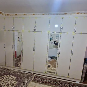MEBEL MEBIL GARNATUR