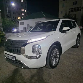 Mitsubishi Outlander 2025