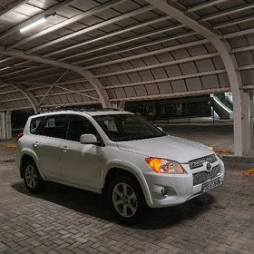 Toyota RAV4 2010