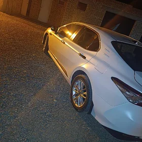 Toyota Camry Hybrid 2020