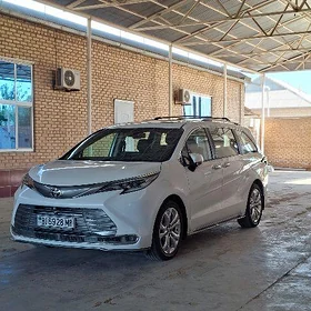 Toyota Sienna 2023