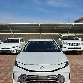 Toyota Camry Hybrid 2025