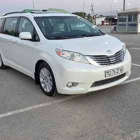 Toyota Sienna 2013