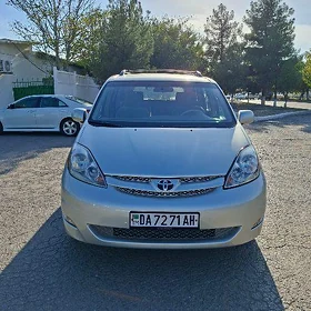 Toyota Sienna 2004