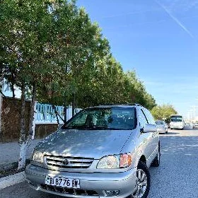 Toyota Sienna 2002
