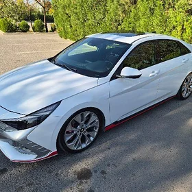Hyundai Elantra 2023